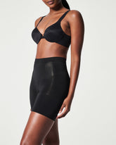 SPANXsculptâ„¢ OnCore Mid-Thigh Short | Very Black
